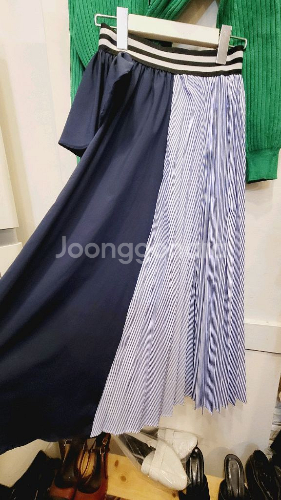 그린 체인 브이넥니트. 지고트 언발스커트--5