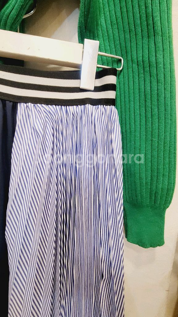 그린 체인 브이넥니트. 지고트 언발스커트--6