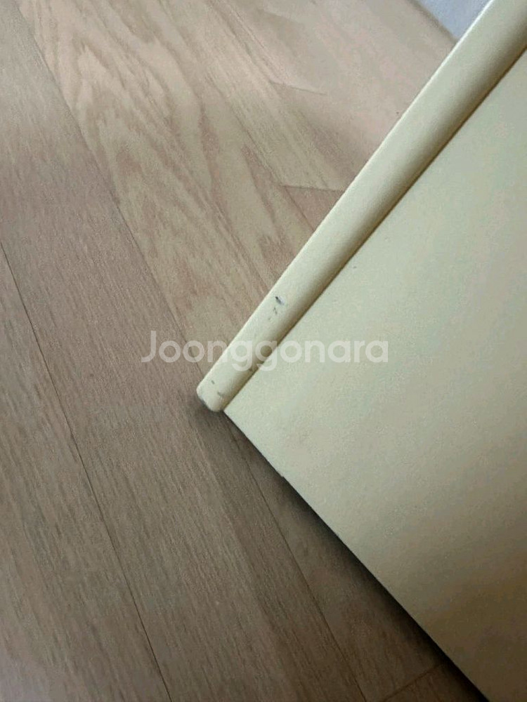 바치포칠드런 전면책장 팝니다 (노랑)--1