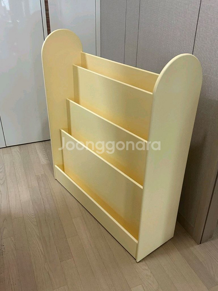 바치포칠드런 전면책장 팝니다 (노랑)--0