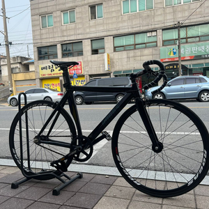 로다스 다운타운 픽시 자전거 팝니다.