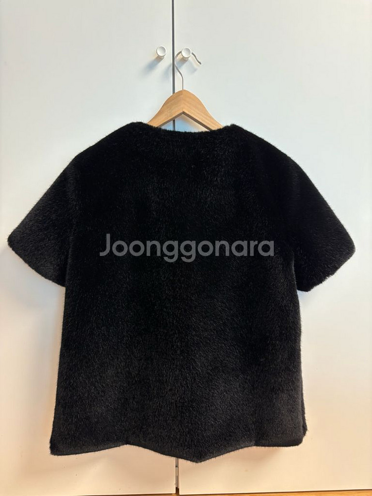 아뜨와 페이크퍼 반팔 자켓 (블랙)--8