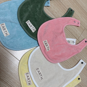 얼스빕 턱받이 EARTH