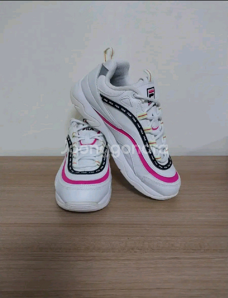 여성 휠라 운동화 (250)--1