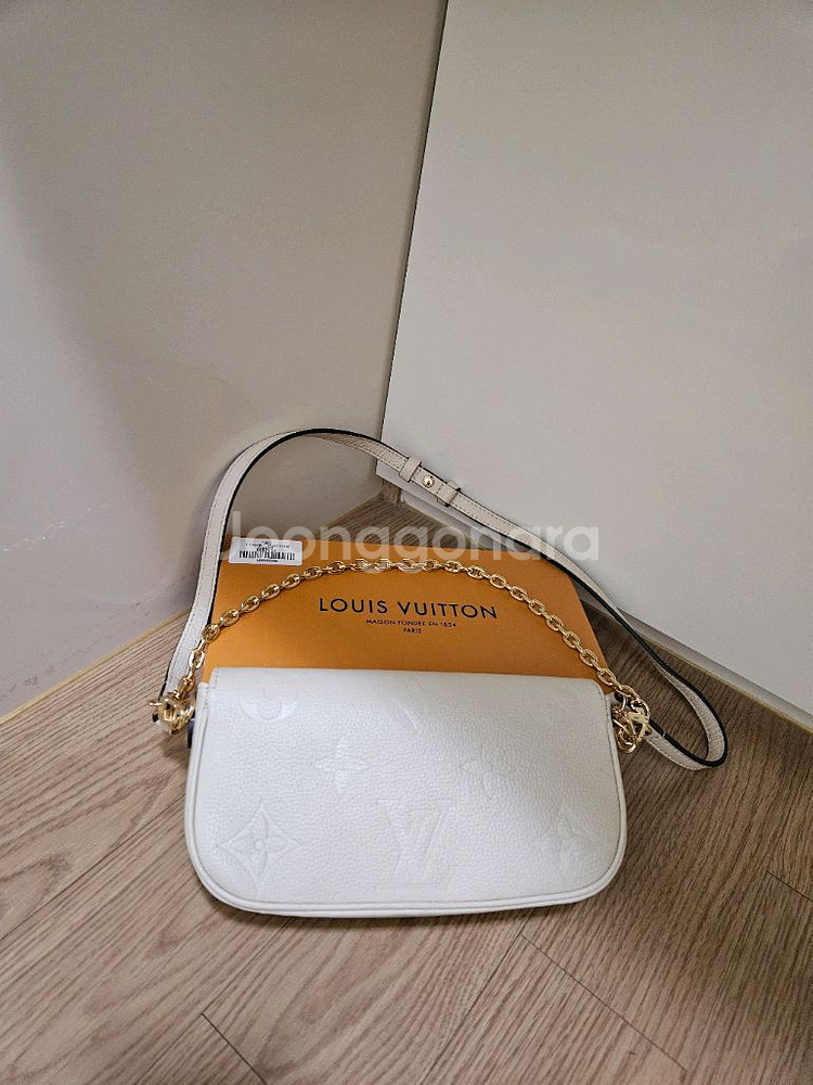 루이비통 아이비 가방 판매해요.--1