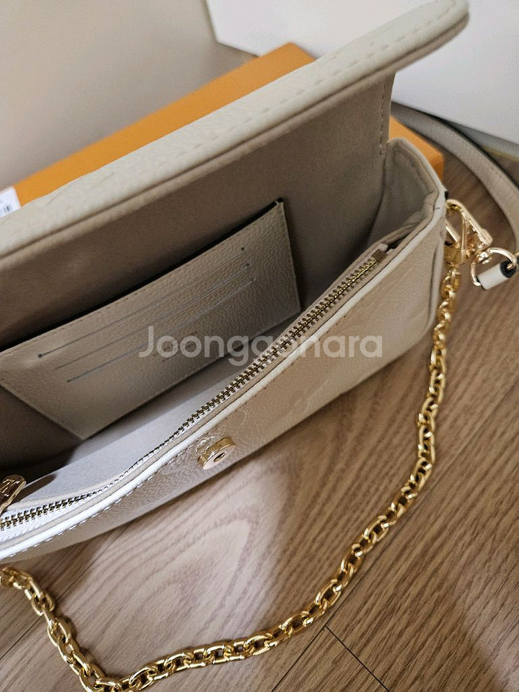 루이비통 아이비 가방 판매해요.--3