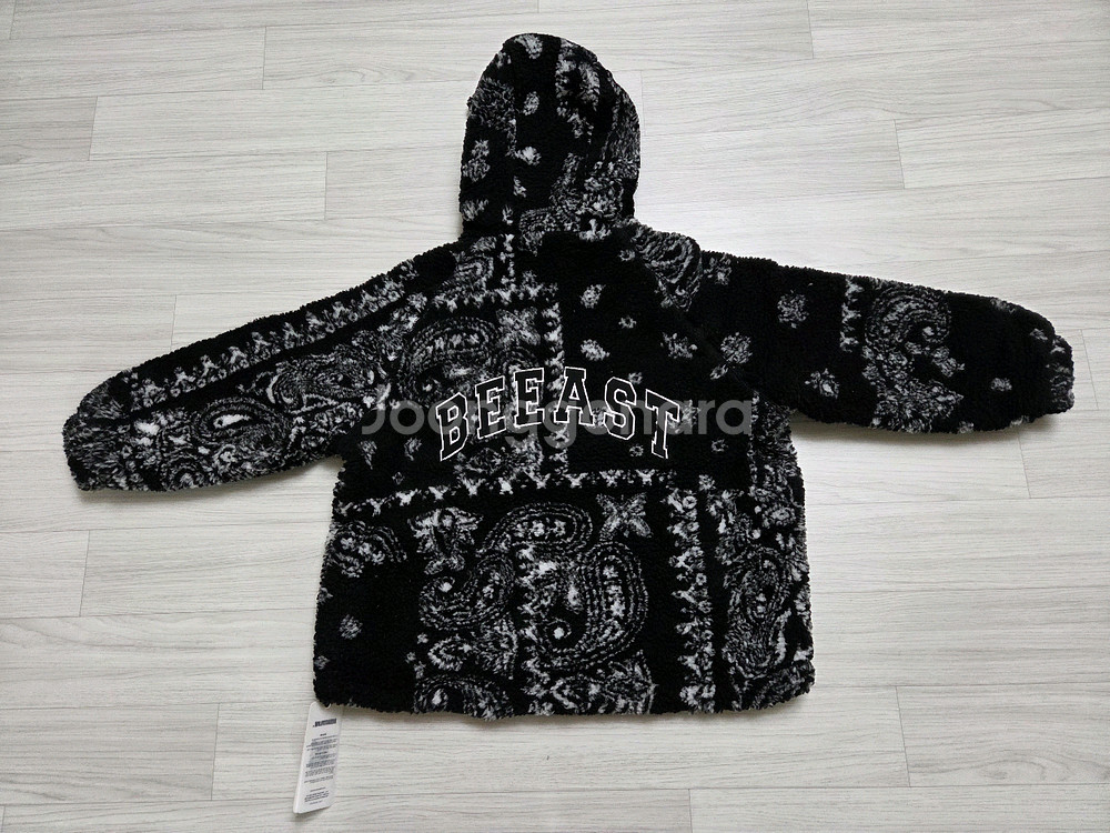 가격내림) 비이스트플로우 겨울점퍼 140사이즈 새상품--4