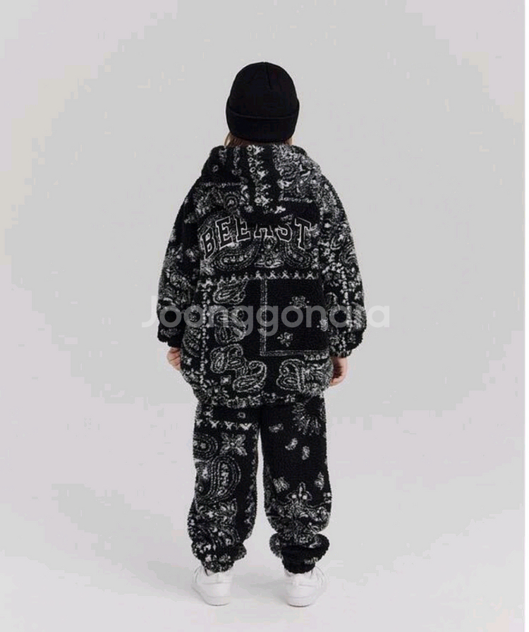 가격내림) 비이스트플로우 겨울점퍼 140사이즈 새상품--1