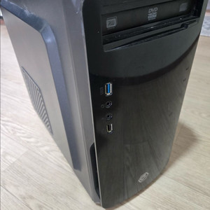 i7-8700K 게이밍 데스크탑 본체 이미지