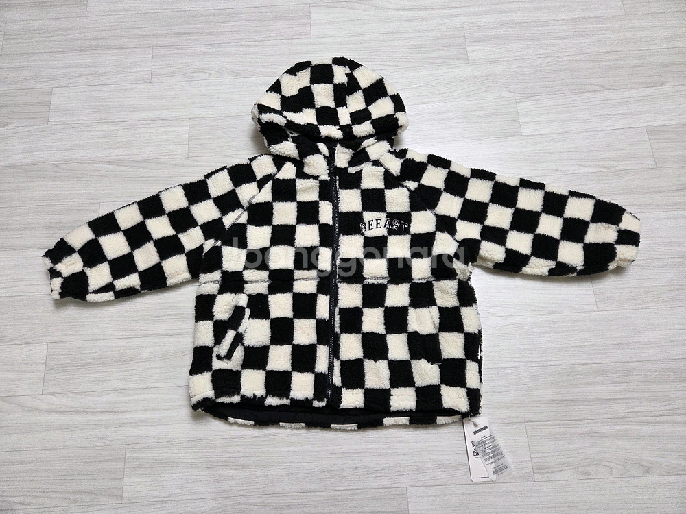 가격내림) 비이스트플로우 겨울점퍼 140사이즈 새상품--5