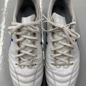 아식스 DS Light pro ag 흰/파 축구화 260 팝니다.