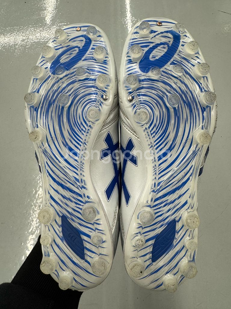 아식스 DS Light pro ag 흰/파 축구화 260 팝니다.--6