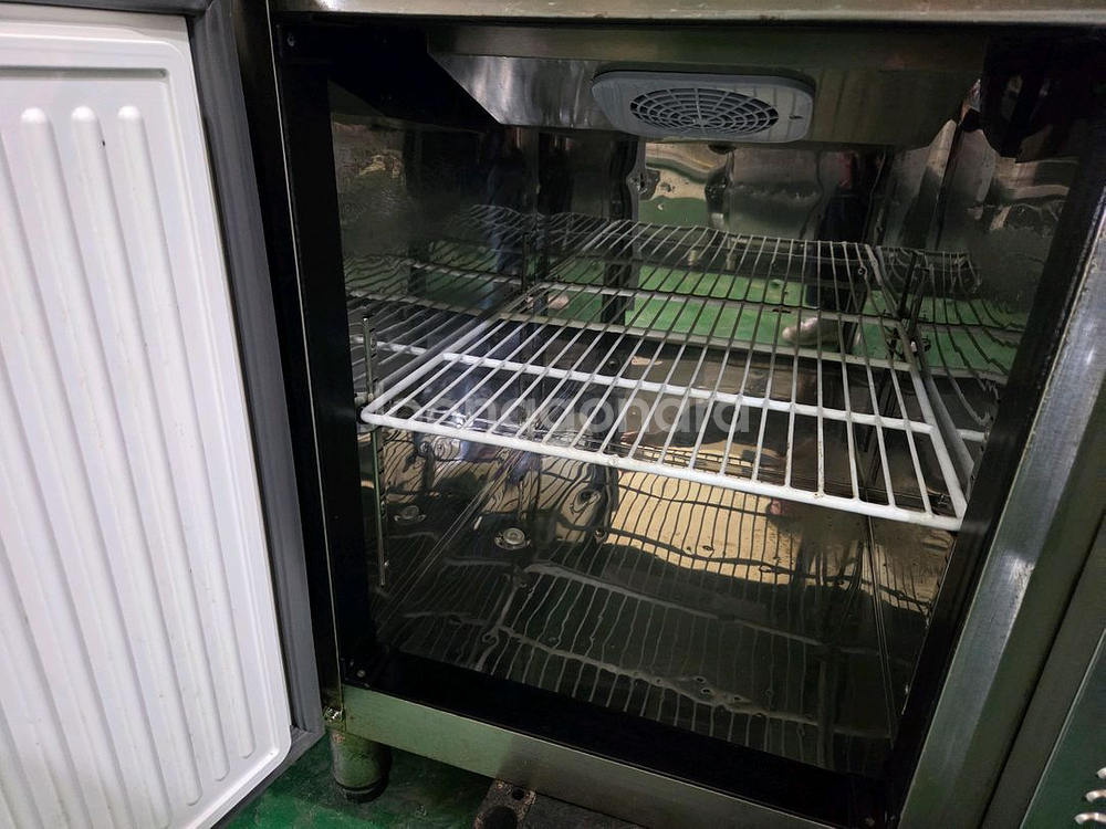 에버젠 업소용 900 간냉 테이블 냉장고--1