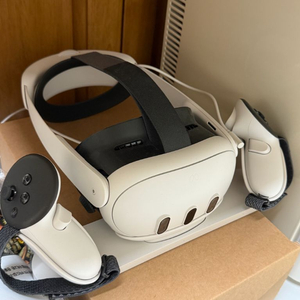 메타 퀘스트3 128g+정품 악세 풀세트 팝니다