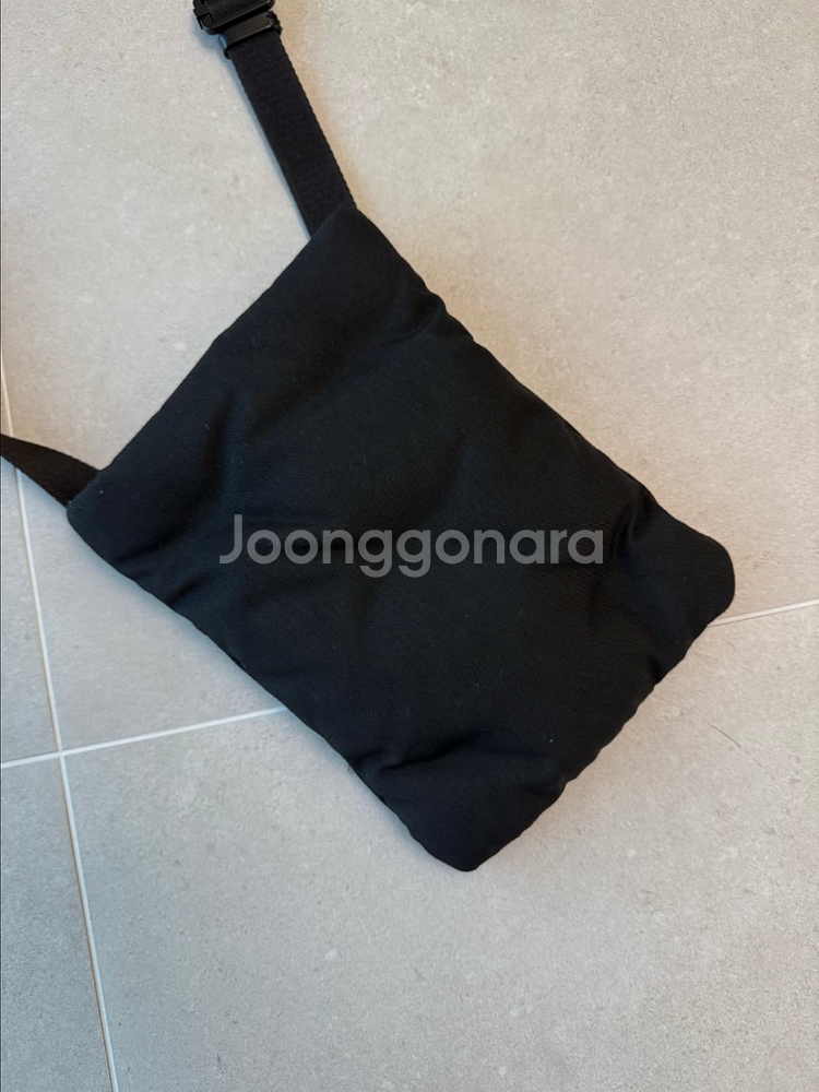 메종 마르지엘라 글램 슬램 스티치 미니 크로스백 블랙--6