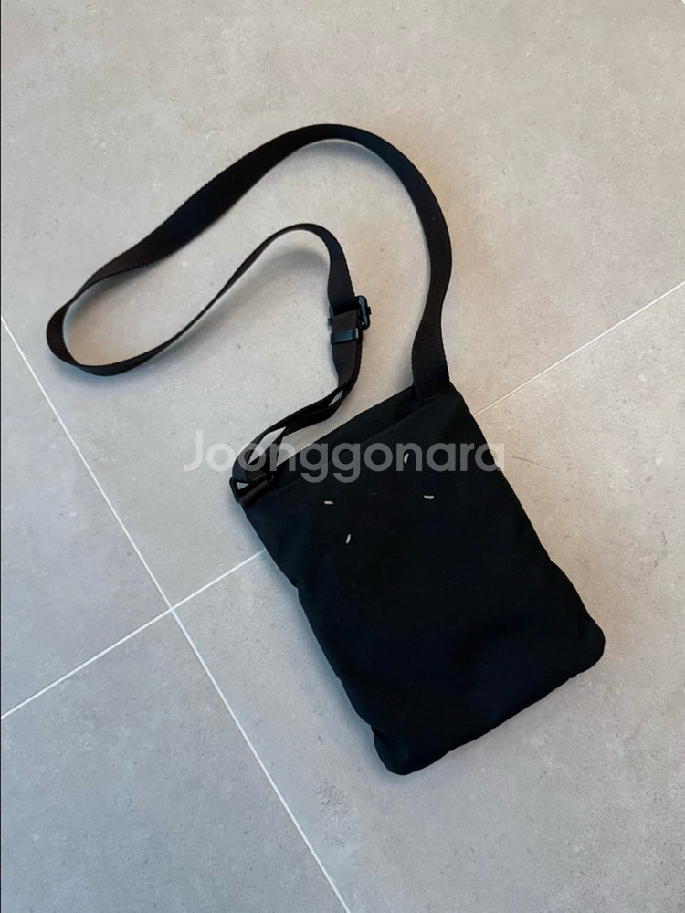 메종 마르지엘라 글램 슬램 스티치 미니 크로스백 블랙--3