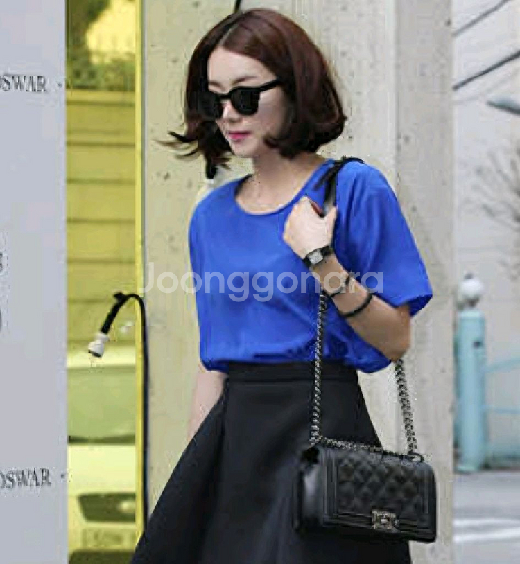 무결점 샤넬보이백미듐 28번대--8