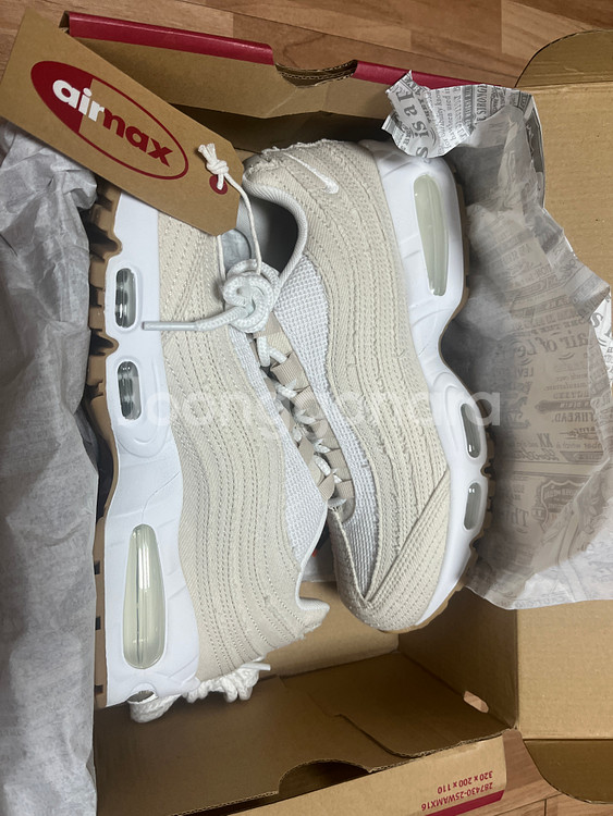 나이키 리바이스 에어맥스 에크루 화이트 255사이즈 새상품 판매합니다.--4