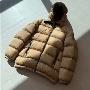 [4] 몽클레어 X 알릭스 알몬드 패딩 샌드