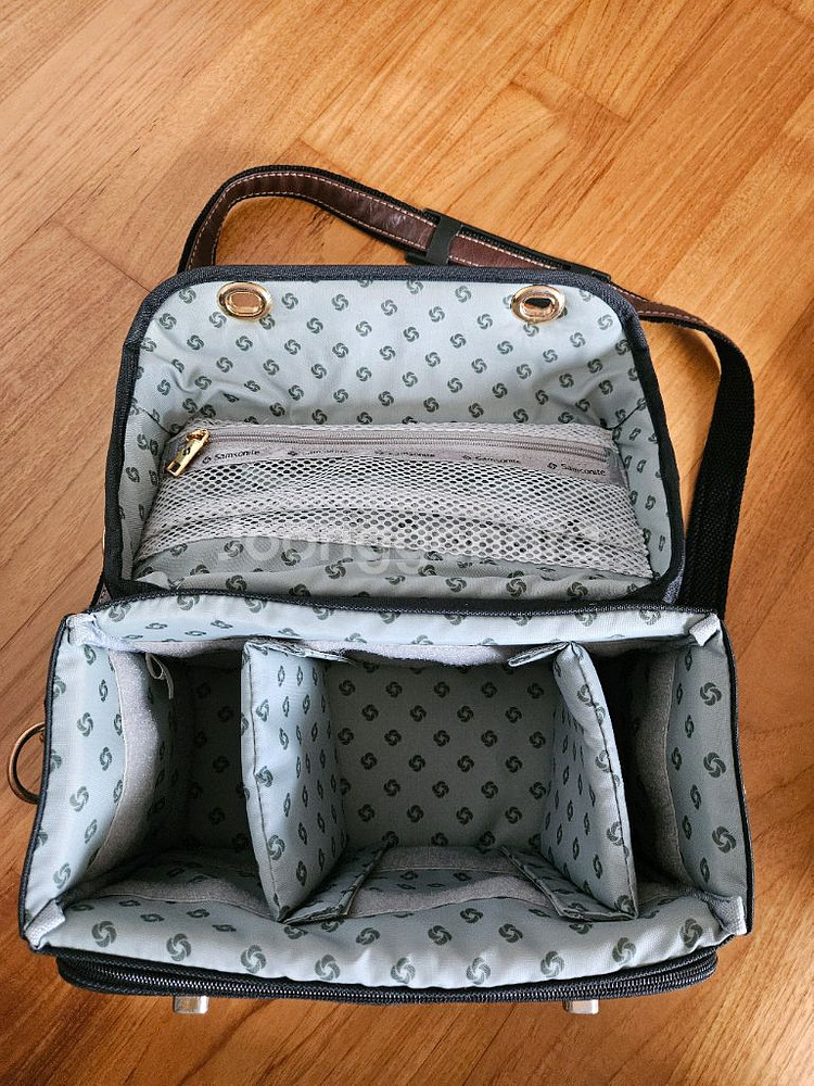 쌤소나이트 카메라가방과 고릴라 삼각대--3