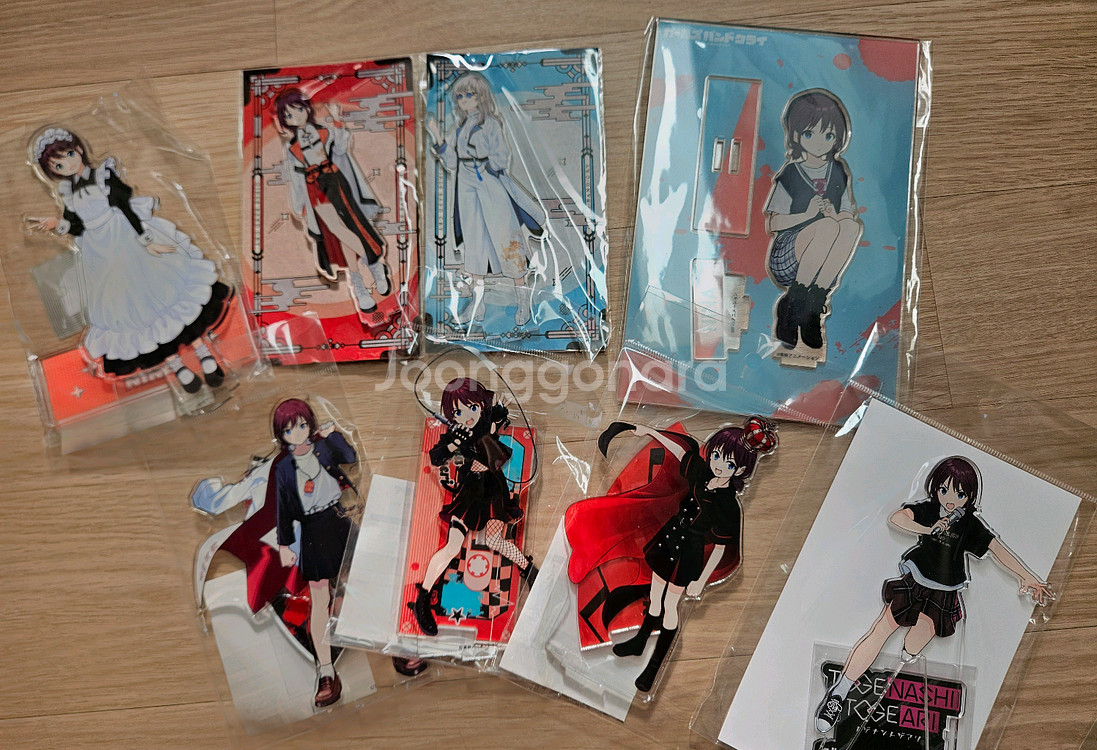 걸즈밴드크라이 아크릴스탠드 새상품 니나 모모카--1