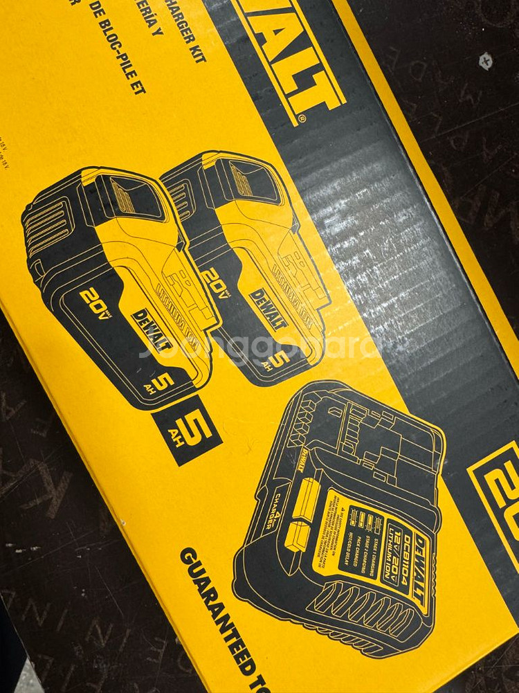 디월트 20V 5AH 배터리 5암페어 새제품 리뉴얼 신형--0