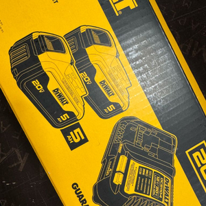 디월트 20V 5AH 배터리 5암페어 새제품 리뉴얼 신형