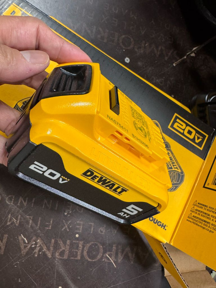 디월트 20V 5AH 배터리 5암페어 dcb184 새제품 리뉴얼 신형--2