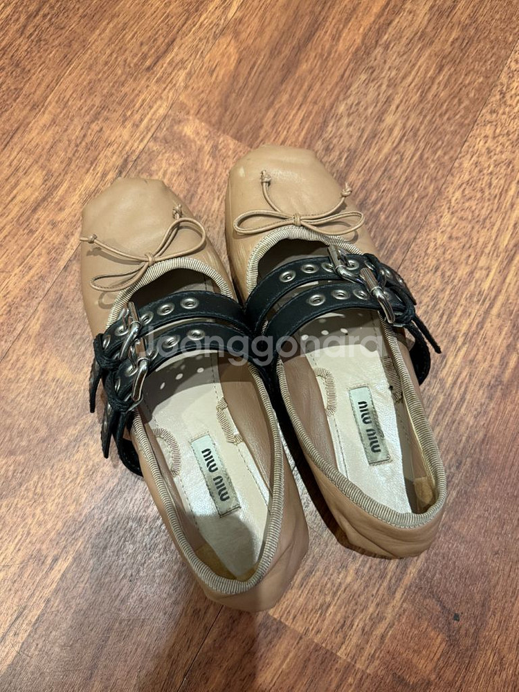 미우미우 발레리나 플랫슈즈 정품 235--1