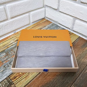 [정품] 루이비통 에피 장지갑 그레이