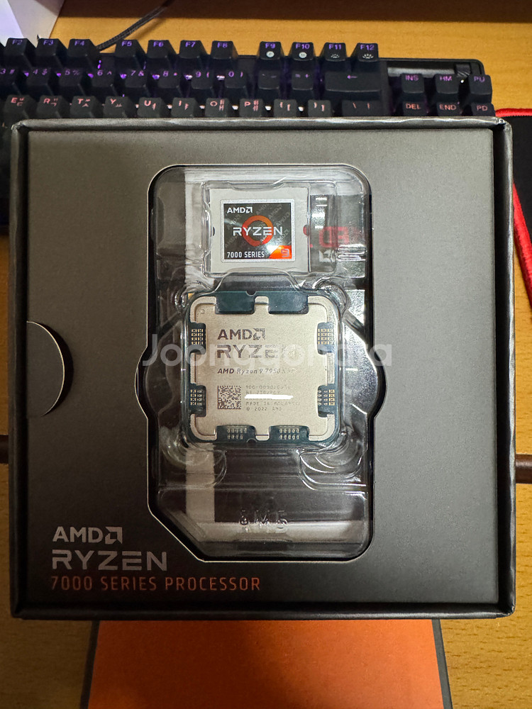AMD 라이젠 7950X3D CPU(정품) 팝니다.--1