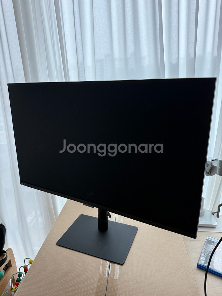 삼성32인치 4K IPS 모니터 S32B800 뷰피니티--1