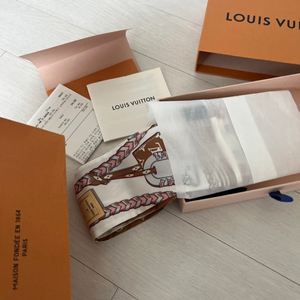 루이비통 모노그램 스카프 새것