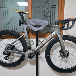 24메리다 리액토 팀 완차&프레임셋 팝니다