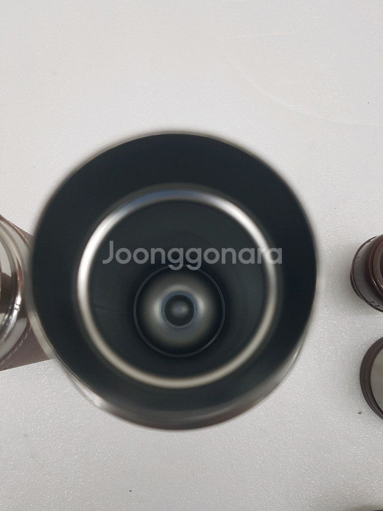 리빙아트 보온병 2개 입니다--3