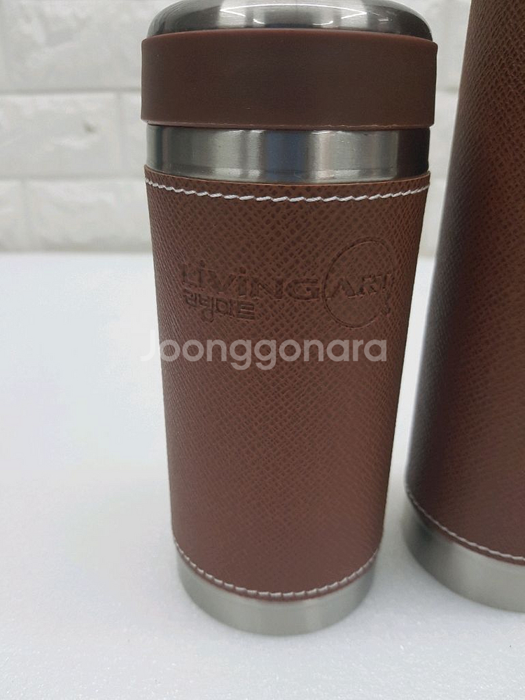 리빙아트 보온병 2개 입니다--1