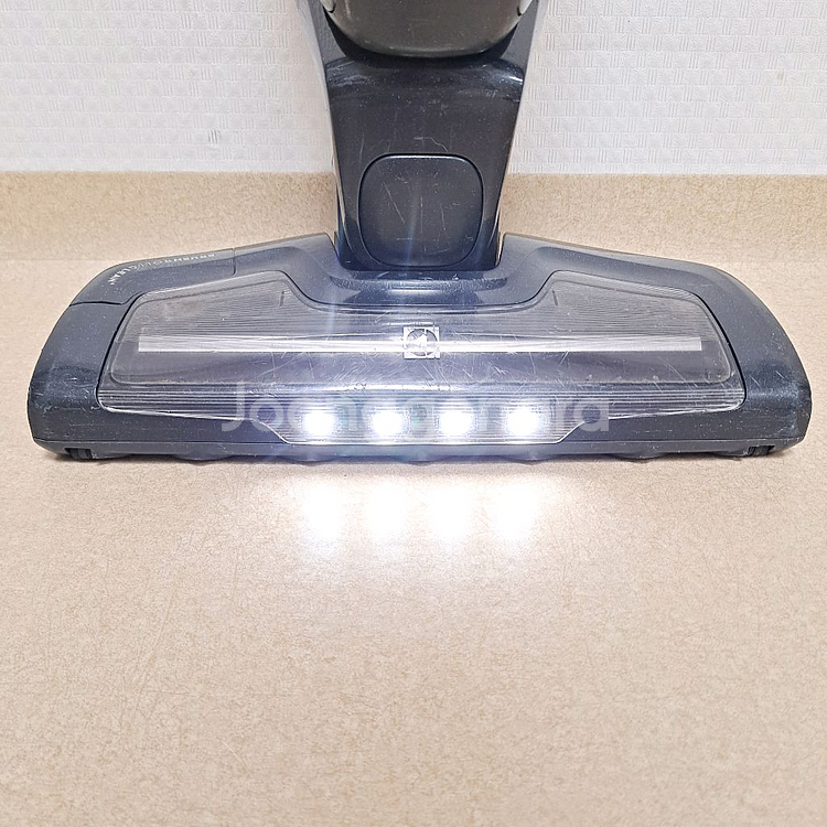 정상작동 일렉트로룩스 무선청소기 배터리빵빵함 네이비 2in1 스틱+핸디형--3