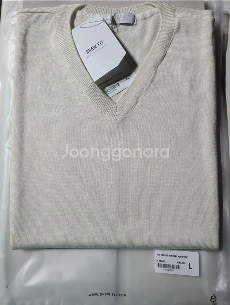 드로우핏 소프트닝 미니멀 니트 베스트 아이보리 L사이즈 반값 이상 판매--1