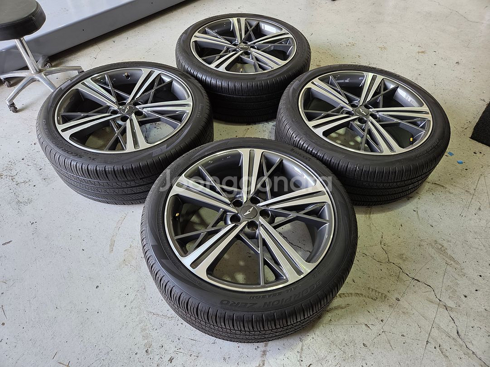 제네시스GV80 신형22인치 순정휠타이어--0