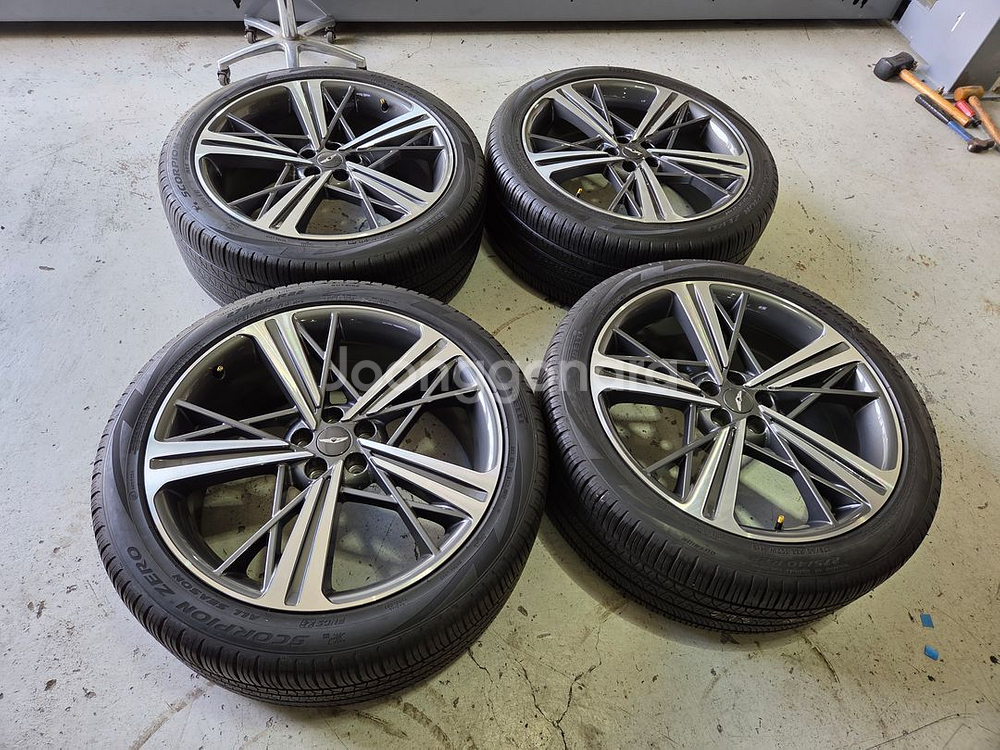 제네시스GV80 신형22인치 순정휠타이어--1