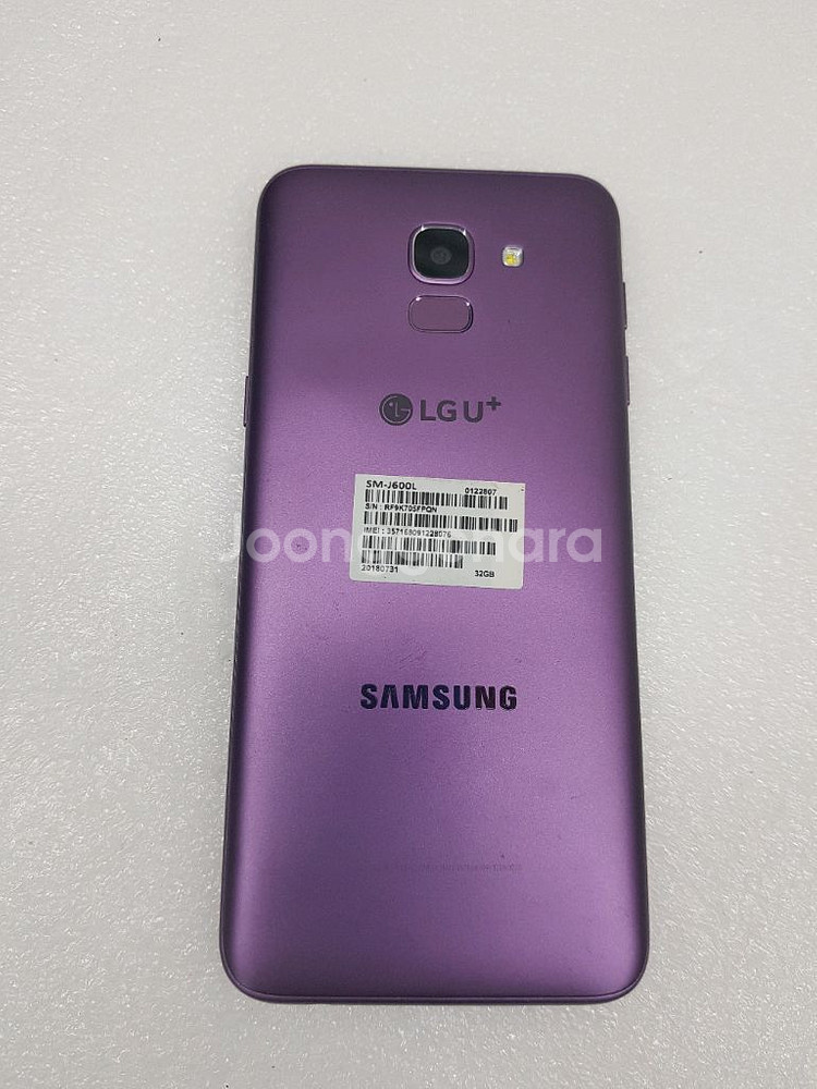 갤럭시 J6 핸드폰 입니다--2