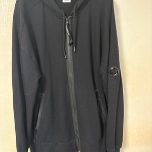 cp컴퍼니 후드집업 사이즈 2xl 입니다.