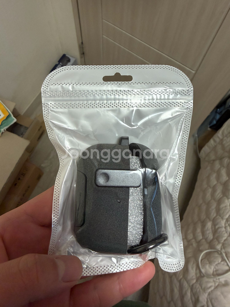 2025 에어팟 프로 3용 케이스 자석 자동 잠금 케이스 팝니다--0