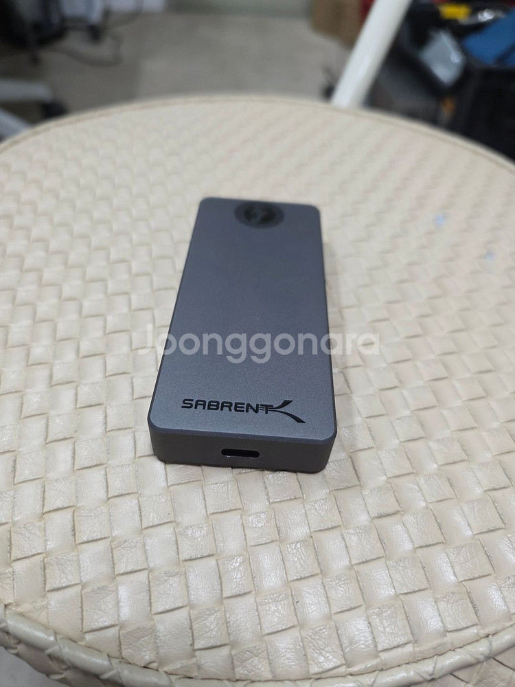 4TB 썬더볼트 SSD 외장하드 팝니다. SABRENT Rocket XTRM 4TB--0