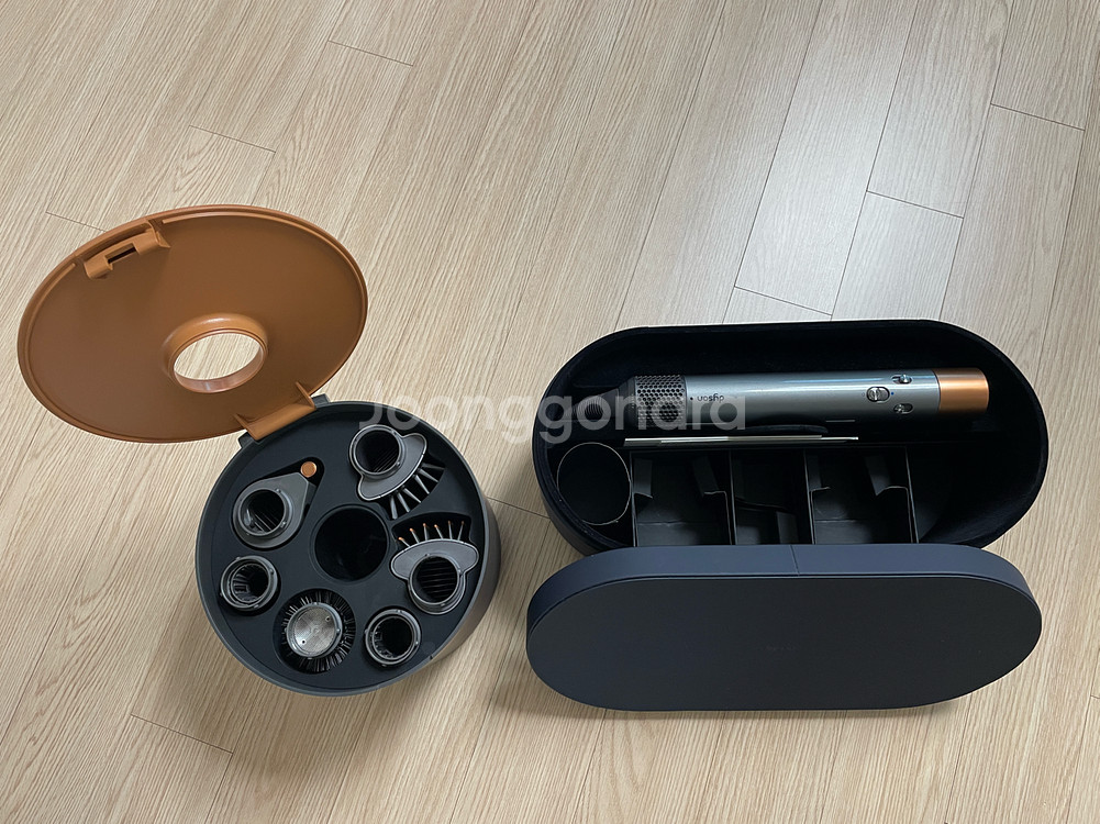 다이슨 에어랩 스타일러 컴플리트 롱 HS05 팝니다.풀 세트--0