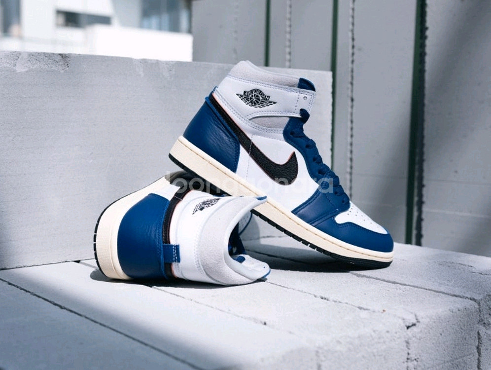 나이키 조던 레트로 하이 OG 레어 새제품 팔아요!--0