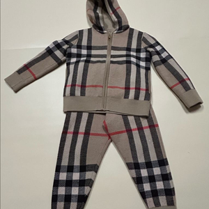 버버리 칠드런 니트상하의 세트