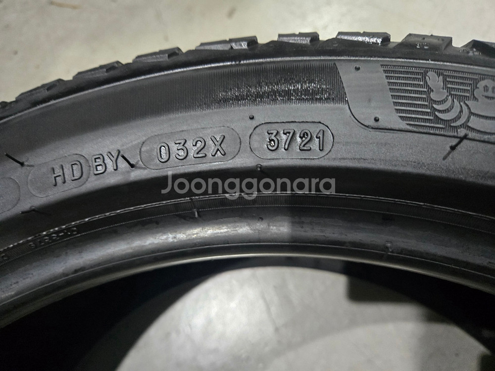 255 40 19 미쉐린CC2 중고타이어 2본 판매합니다--4