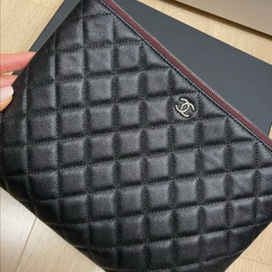 샤넬 뉴미듐 클러치백