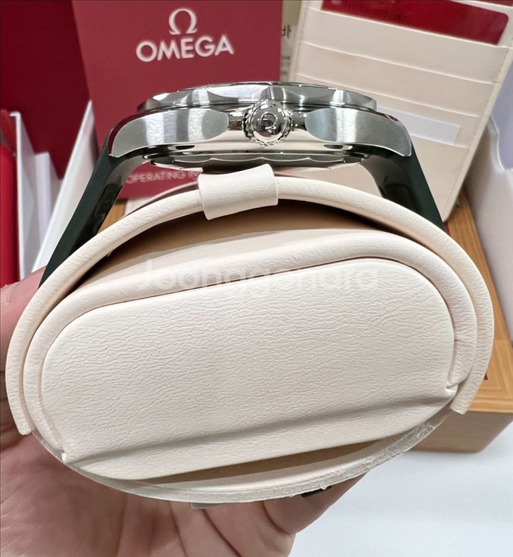 오메가 신형 씨마스터300 그린42러버 추가 밴드2종 포함--6